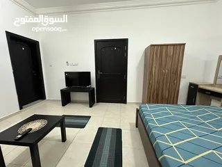  9 E4 Room for rent
