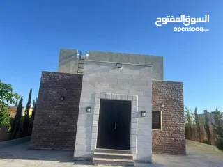  1 للبيع بيت ريفي تشطيب سوبر ديلوكس منطقة دحل (المدور) شرق جرش