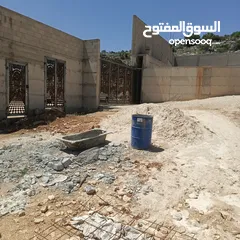  1 للبيع في عابود شاليه مساحة واسعة