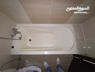 8 اطقم حمامات مستعملة بحالة ممتازة للبيع بسعر مغري