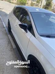  5 سيات ليون لون ابيض