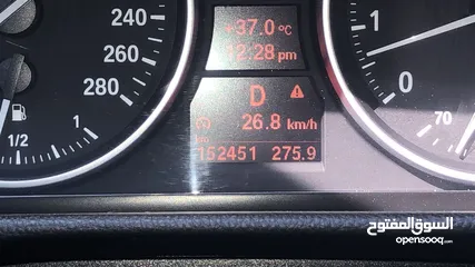  11 BMW 330i السيارة نظيفة جداً جداً