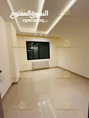  11 شقة فاخرة - لم تسكن - تشطيبات سوبر ديلوكس - 4نوم 2ماستر - 216م - بإطلالــــه مميزة