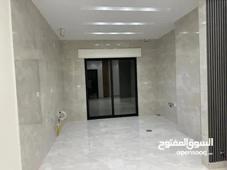  17 شقه للبيع سوبر ديلوكس مميزه
