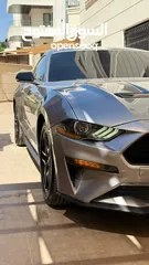  4 Ford mustang