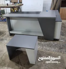  22 مكتب مدير مع جانبية ادراج وطاولة عرض مميز من لامينيت للأثاث المكتبي توصيل مجاني داخل عمان