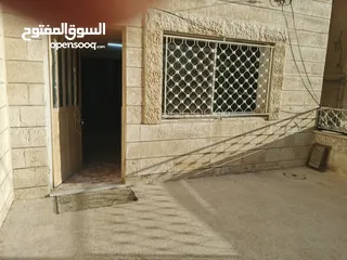  1 شقه مفروشه  طابق ارضي  بالزرقاء جبل طارق   قريبة من الخدمات