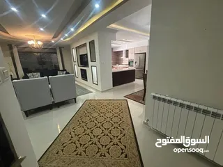  1 شقه فارغة في في البيره قرب مطعم سامر