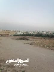  3 عده قطع قرب شارع المطار اليادوده