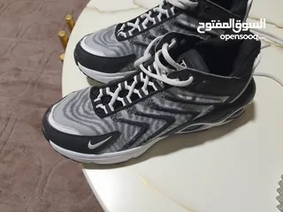  2 احذيه ماركات عالميه للبيع
