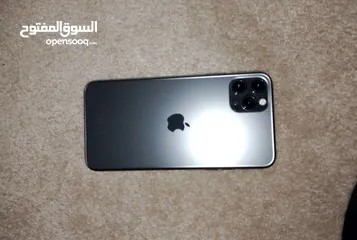  1 ايفون 11 برو ماكس بحالة الوكالة مش رقمي الي بالحساب رقمي بالوصف