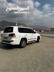  4 لكزس ستيشن LX570 موديل 2013