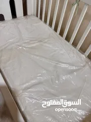  5 سرير اطفال مع فرشة لم يستعمل بحالة جديدة وجيدة جدا لون ابيض للاطفال تم شراءه من عابدين