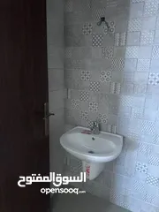  8 عيادة طبية مقابل المركز العربي