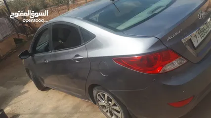  4 هونداي اكسنت للبيع