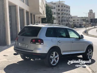  2 Volkswagen Touareg