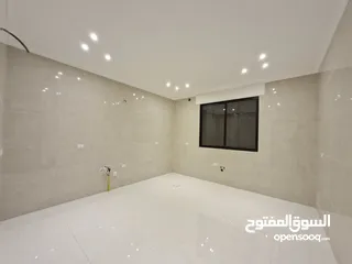  25 شقة طابق ارضي مميزة للبيع بمساحة 196 م بنظام شبه ڤيلا ،ثلاث مداخل مع ترسات واسعة وتشطيبات راقية .