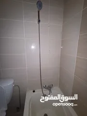  9 اطقم حمامات مستعملة بحالة ممتازة للبيع بسعر مغري