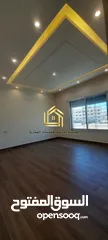  1 شقة فاخرة - ضاحية النخيل - 4نوم - 225م - ارضية - ترس بإطلالــــه مميزه - قرب الخدمات