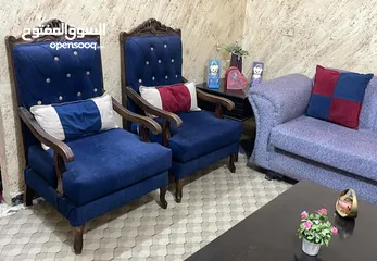  4 طقمين كنب وطاولة سفرة ومرجيحة