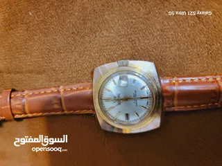  14 ساعات قديمه مخزنه