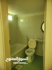  9 شقة فارغة بموقع مميز خلف المختار مول بالمدينة الرياضية للإيجار