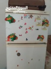  3 اريد شراء باب ثلاجة mon blanc مستعمل او جديد كما مبين بالصور