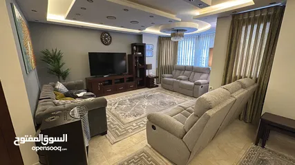  1 خزانة تلفزيون TV Unit بحالة جيدة