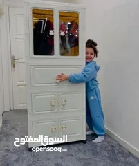  1 مش مجرد خزانة... هي قطعة فنية ذكية بتحوّل أي زاوية في البيت لتحفة أنيقة ومرتبة .