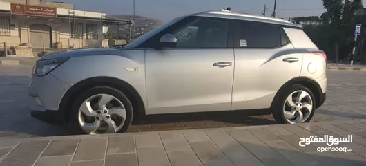  3 جيب تيفولي 2016 كوري أصل وكالة ماتور 1600 بنزين مع فتحة سقف