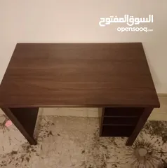  1 مكتب ايكيا بحالة ممتازة جدا