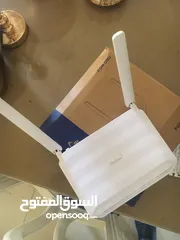  1 راوتر زين فايبر + مقوي شبكة ( اكستندر) هواوي