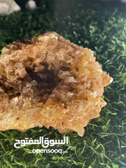  4 حجر طبيعي نادر – كالسيت عسلي بتكوين مشترك مع دروزي كوارتز