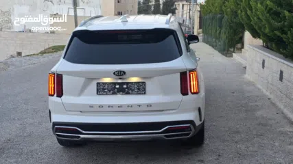  4 كيا سورنتو  فل الفل ما عدا فتحه الجب بصلاه ع النبي بالكرتونه