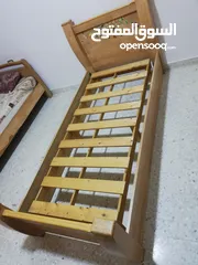  1 تخت مفرد بحالة ممتازة