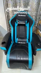  1 كرسي قيمنق للبيع من شركة deskooze