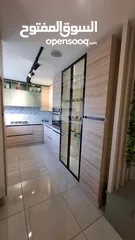  3 معرض للمطابخ مفروش بالكامل مع الاجهزه في شارع الاذاعه و التلفزيون مقابل سيفوق الجمله الطابق الثاني