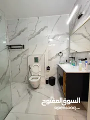  15 شقة مفروشة جديدة لم تُسكن بعد – سوبر دلوكس الطيرة – خلف مدارس المستقبل