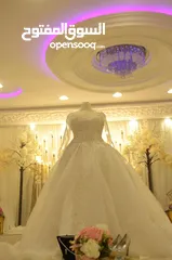  1 فستان زفاف مستعمل بسعر مغري