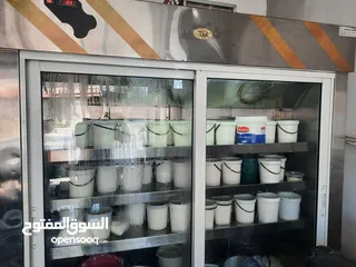  1 ثلاجه عرض 4 الرفوف ماتور اقتصادي جدا