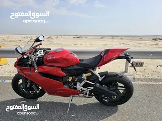  1 Ducati Panigale 899