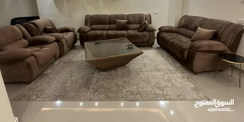  1 طقم كنب 7 مقاعد  استعمال بسيط جدا شبه جديد