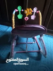  4 كوت بيبي شبه جديد استعمال بسيط ممتاز ومريح وخفيف توخدو معك وين ماتروح معو موسيقة