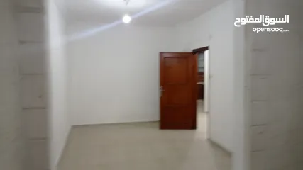  5 شقة غير مفروشة