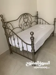  1 سرير كرسي  جلوس في نفس الوقت