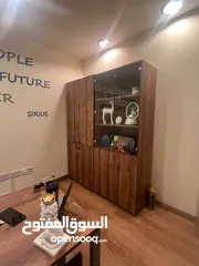  3 اثاث مكتب مستعمل بحالة ممتازة