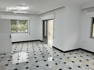  2 منزل رائع في الشميساني للايجار طابق ارضي في عمارة من طابقين بمدخل وكراج خاص وساحات خاصة