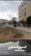  12 دراجة سكوتر كوادرو ثلاثية العجلات صناعة سويسرية محرك 350cc موديل 2019