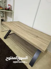  2 طاولة خشبيه بتصميم جميل للتلفاز