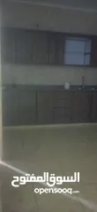  1 شقه فارغه 150م على 220 دوار العيادات